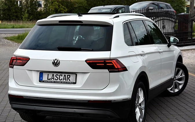 Volkswagen Tiguan cena 89700 przebieg: 171750, rok produkcji 2018 z Warka małe 667